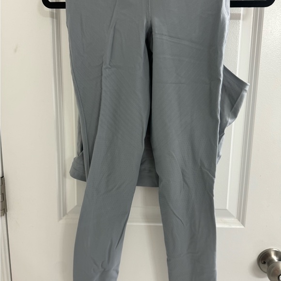 Lululemon rhino gray set - Picture 4 of 8